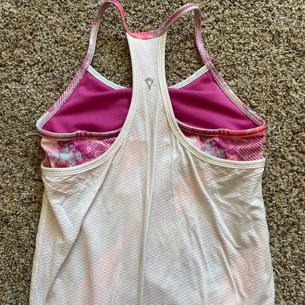 Ivivva tank - Picture 3 of 5